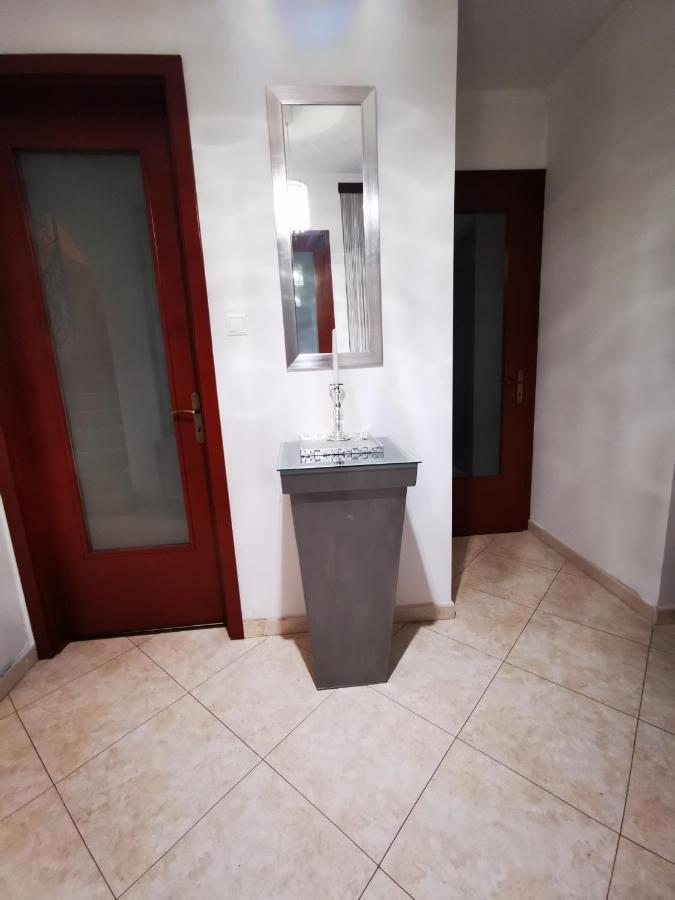 Luxury Basement In The Surrounding Of Budapest Διαμέρισμα Mogyoród Εξωτερικό φωτογραφία