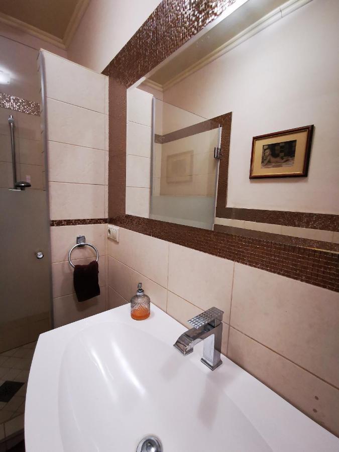 Luxury Basement In The Surrounding Of Budapest Διαμέρισμα Mogyoród Εξωτερικό φωτογραφία